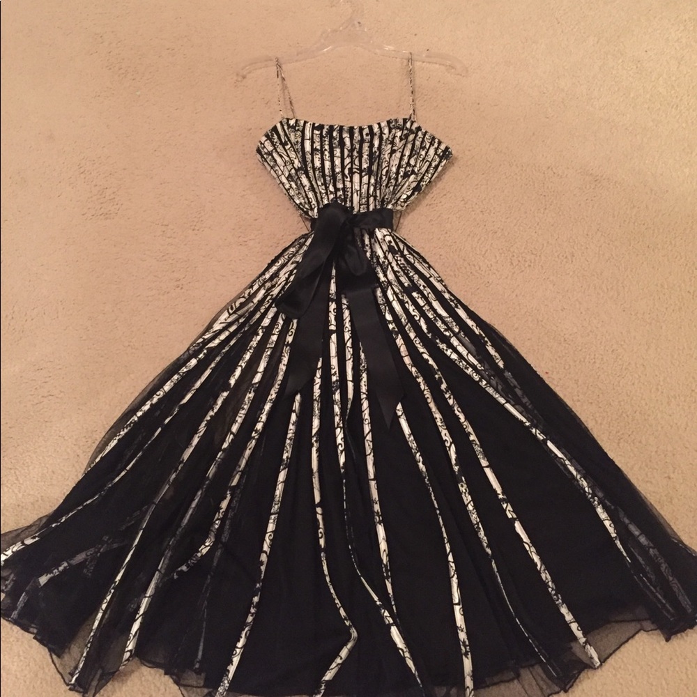 JS Collection dress - Picture 2 of 8